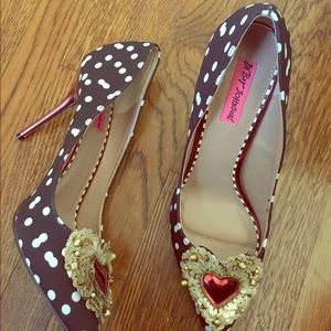 Betsey Johnson Blk/white high heels - size 9.5
